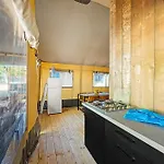 Easyatent Safari Tents Bijela Uvala Kamp *