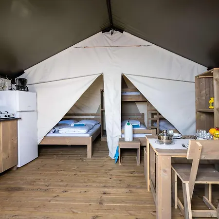 Easyatent Safari Tents Bijela Uvala Campeggio
