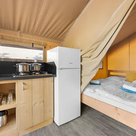 Easyatent Safari Tents Bijela Uvala キャンプ場 ポレッチ