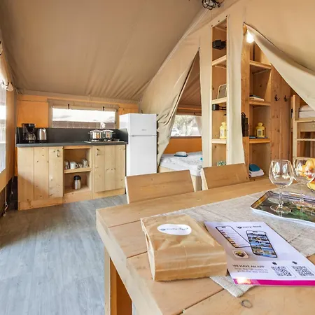 キャンプ場 Easyatent Safari Tents Bijela Uvala *