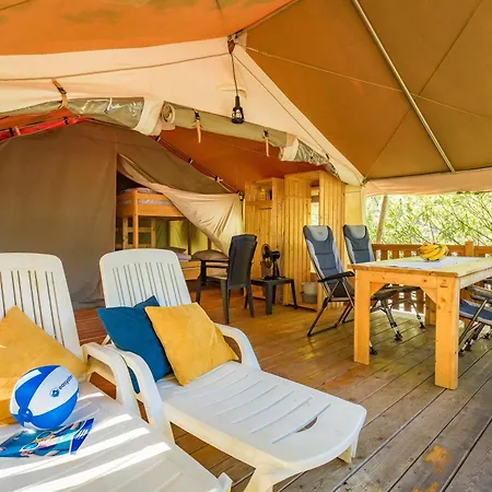 キャンプ場 Easyatent Safari Tents Bijela Uvala ポレッチ