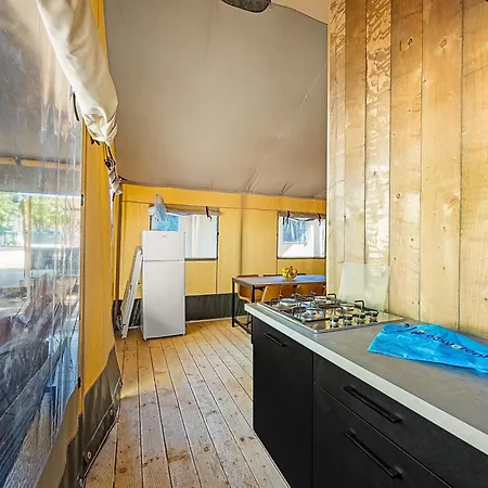 Easyatent Safari Tents Bijela Uvala Kemping *